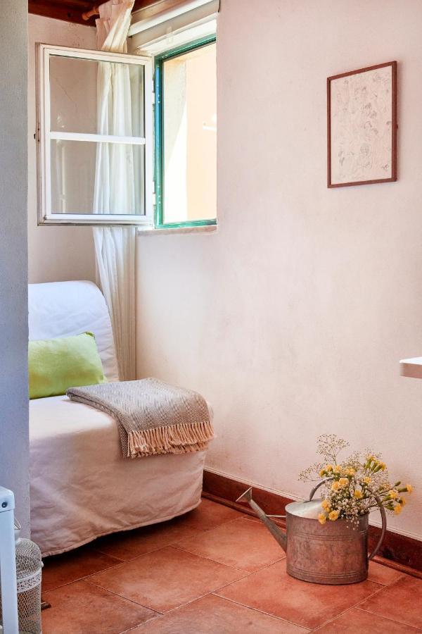 Light Filled Apartment Near Chiado, By Timecooler Lisboa Екстериор снимка